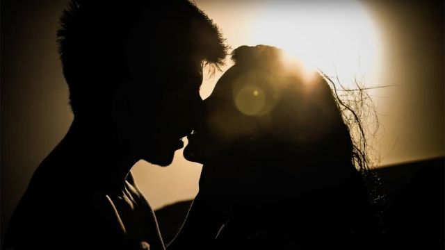 Romantic and Emotional - by Dreamnote Music